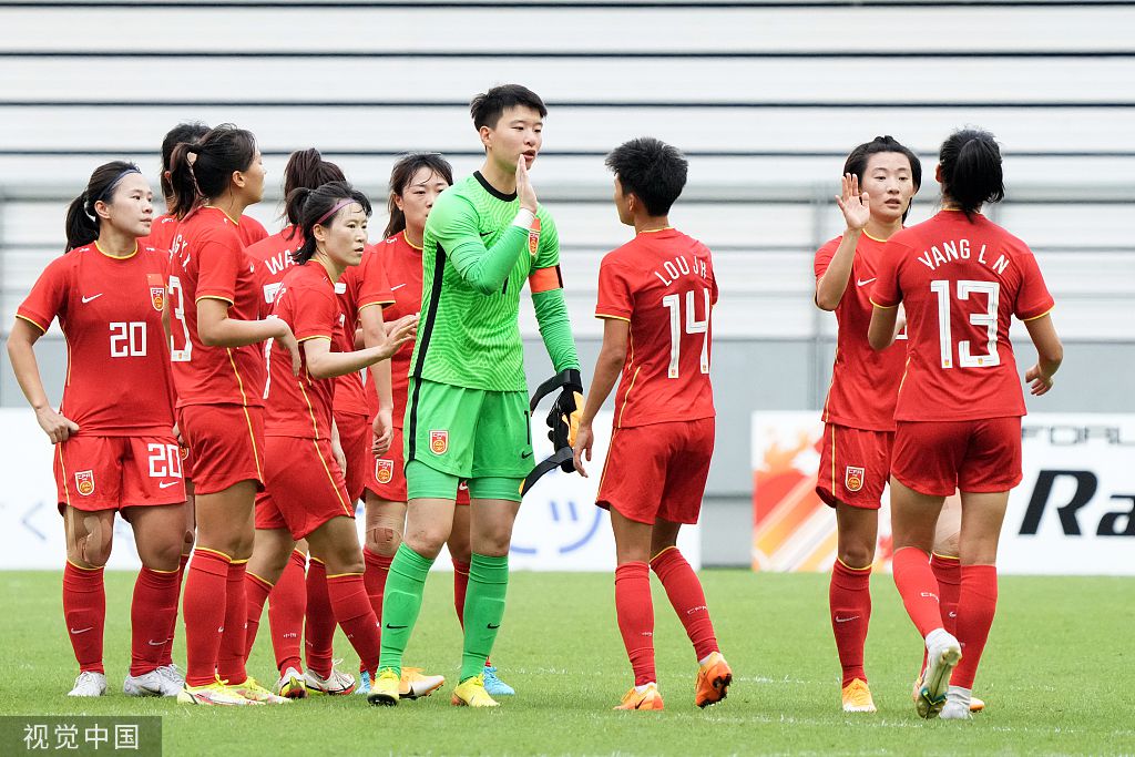 今日焦点战预告18:00韩职联升降级附加赛 釜山偶像vs水原FC、金浦FCvsFC江原 首回合谁能先拔头筹？20:00亚冠赛事武汉三镇 VS 浦项制铁，武汉三镇能否捍卫主场颜面？03:00 英超赛场谢菲尔德联 VS 利物浦，谢菲尔德联临阵换帅，利物浦笑纳三分？04:15 英超 曼联 VS 切尔西，红蓝大战，曼联内部频传将帅不合之声，切尔西乘势再取一胜？事件图片报：穆勒想再踢一年，若续约他希望不降薪&转会想去欧冠球队德媒《图片报》报道称，穆勒还想要再踢一年，如果和拜仁续约他希望的是不降薪。